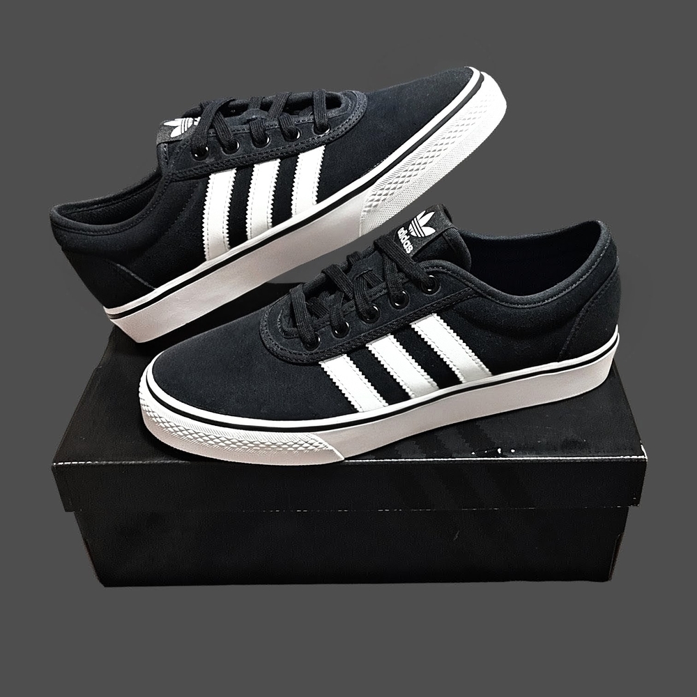 🚹 8 US — adidas Originals Adiease SB Sneakers [BLACK/WHITE] HQ6432